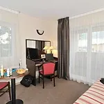 Appart'city Classic - Porte Du Luxembourg Aparthotel Arlon