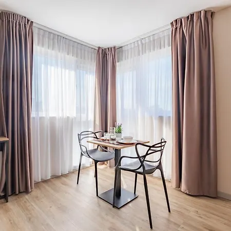 Appart'city Classic - Porte Du Luxembourg 아파트호텔 아를롱